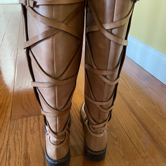 BCBG boot - Picture 4 of 5